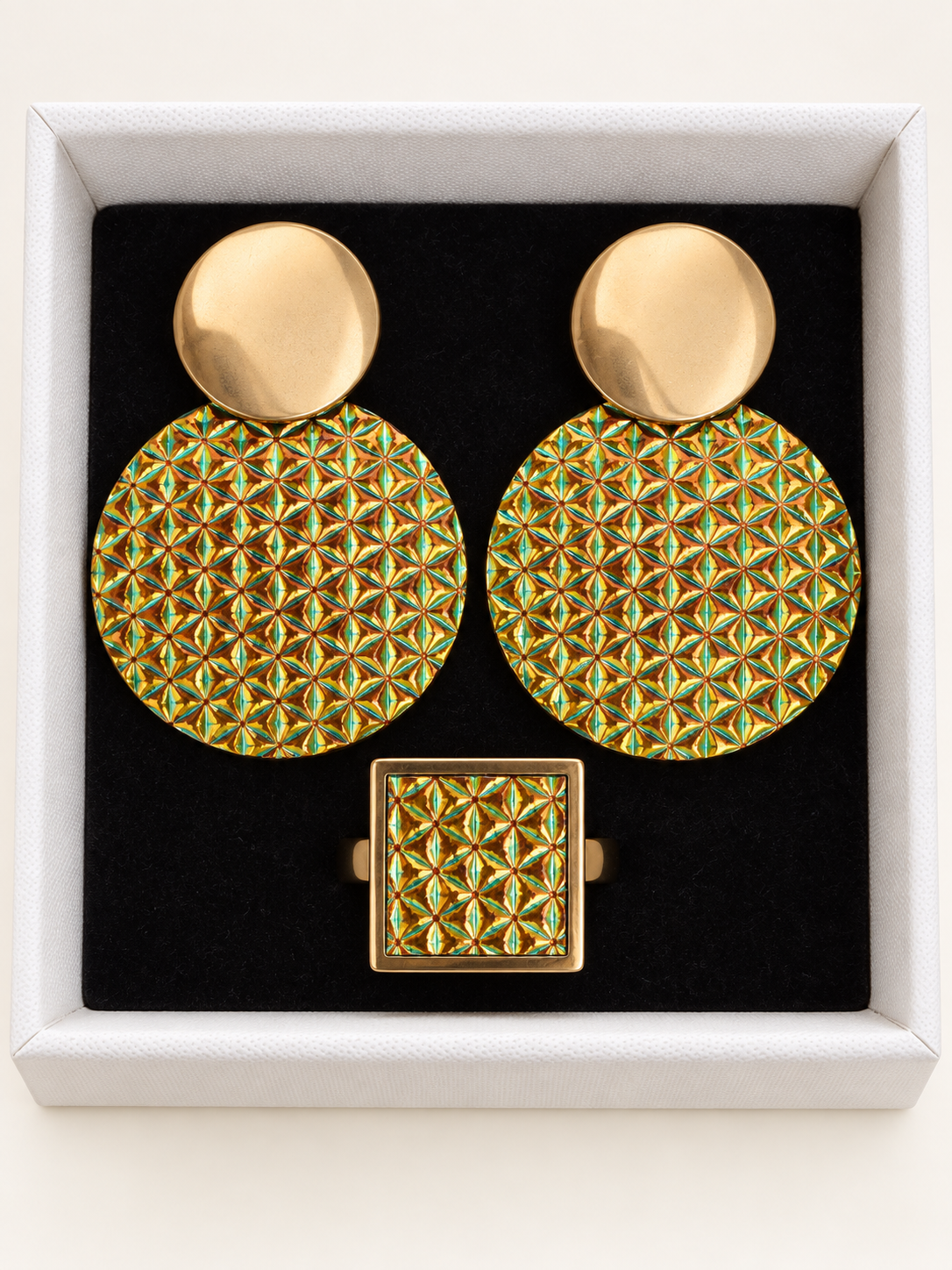 Coffret bijoux en cuir – Boucles d’oreilles et bague assortie