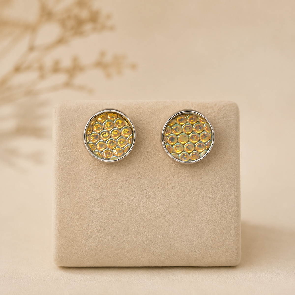 Clous d’oreilles en cuir – Plusieurs coloris